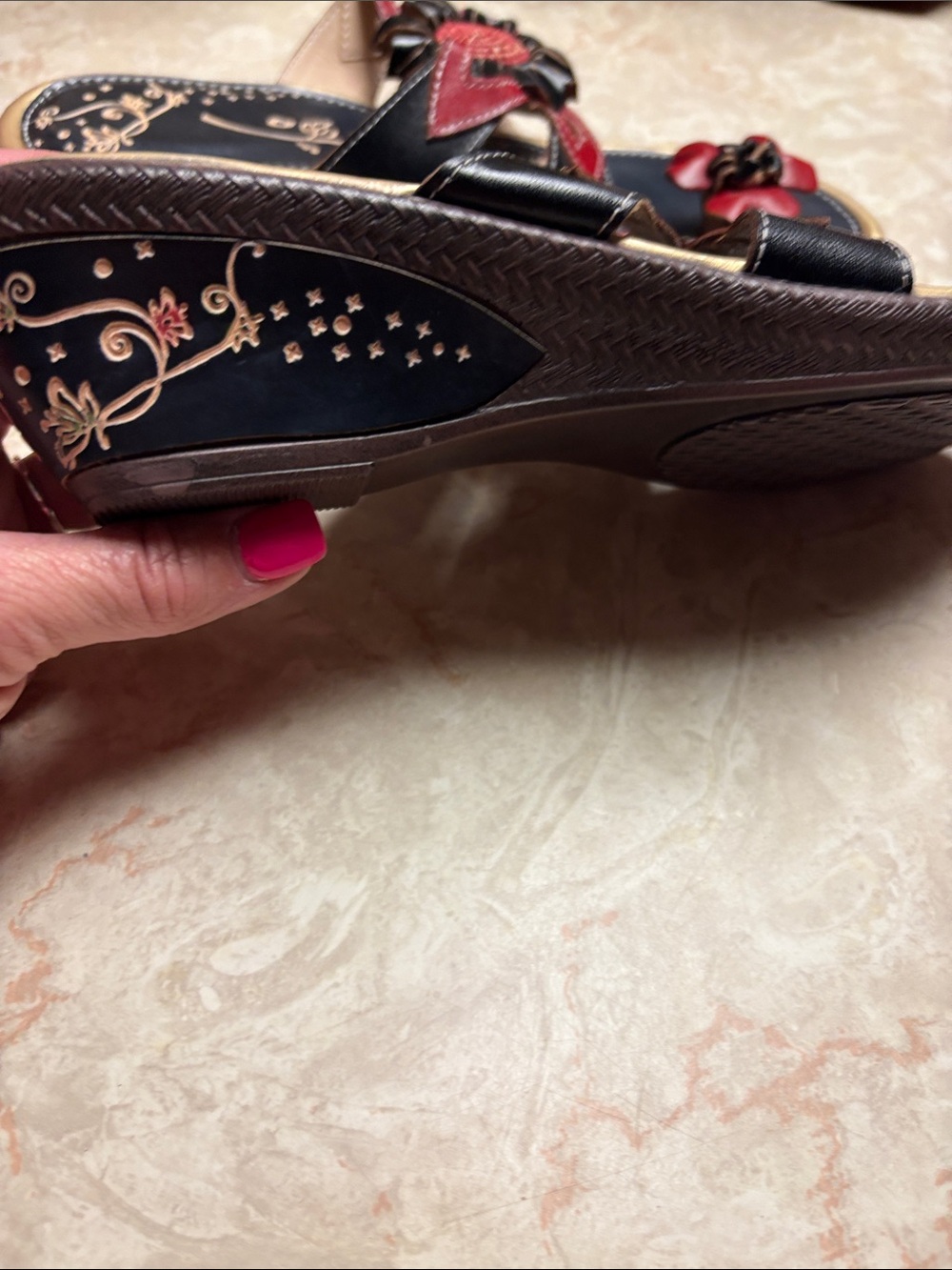 Source Unknown Black and Red Floral Slide Sandals - Picture 2 of 6